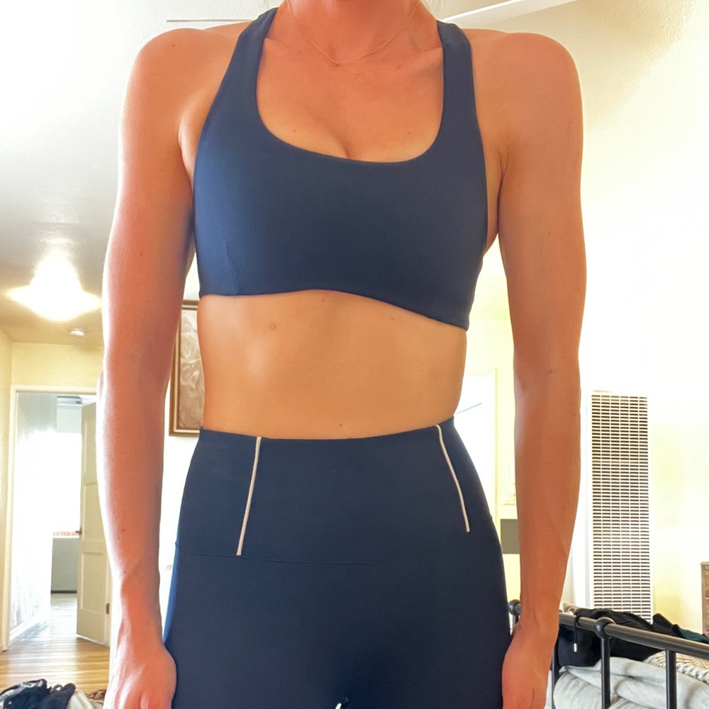 Navy blue Vuori Evolve Sports Bra